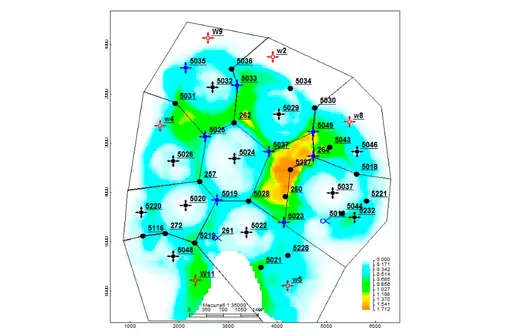 Monitoring and operational optimization of field development based on continuously operating models